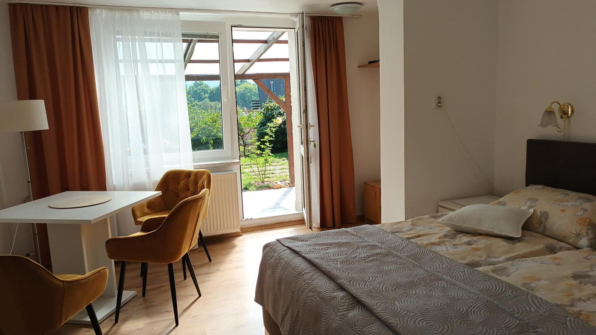 Apartman Alena Karlovy Vary Ngoại thất bức ảnh